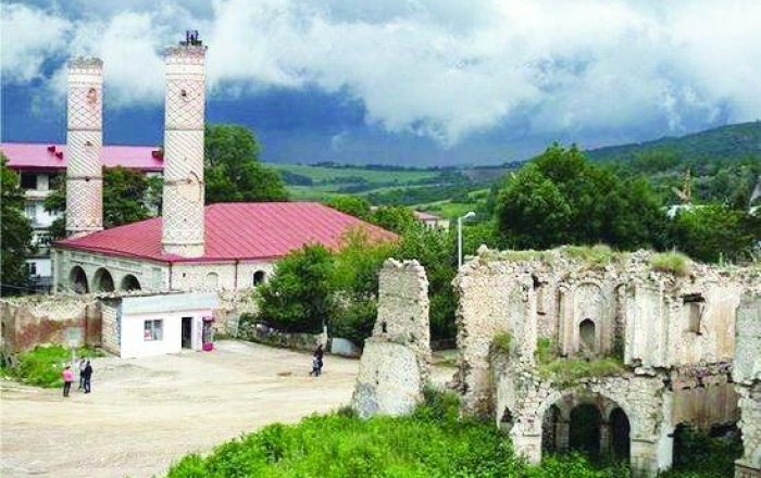 Памятники города Шуша возьмут под особый контроль