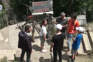 İsmayıllıda asma körpüdən istifadəyə görə kimlər ödəniş tələb edir? - Video
