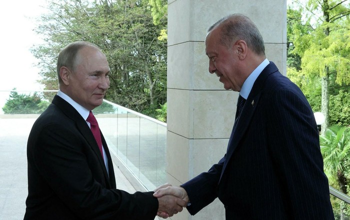 Lavrov says Putin and Erdogan maintain regular contact