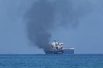 Иран ударил по военным коряблям США