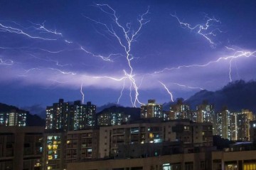 В ряде регионов прошли дожди с грозами