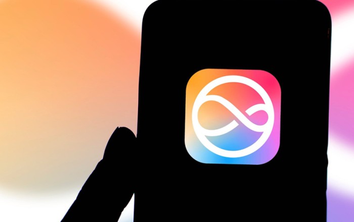 Apple unveils Siri AI makeover as Tim Cook bids farewell