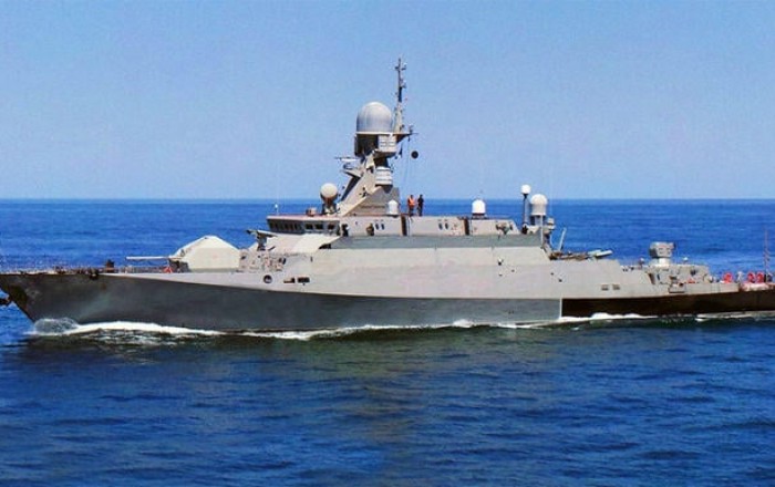 Russian frigate fires warning shot at UK-registered yacht