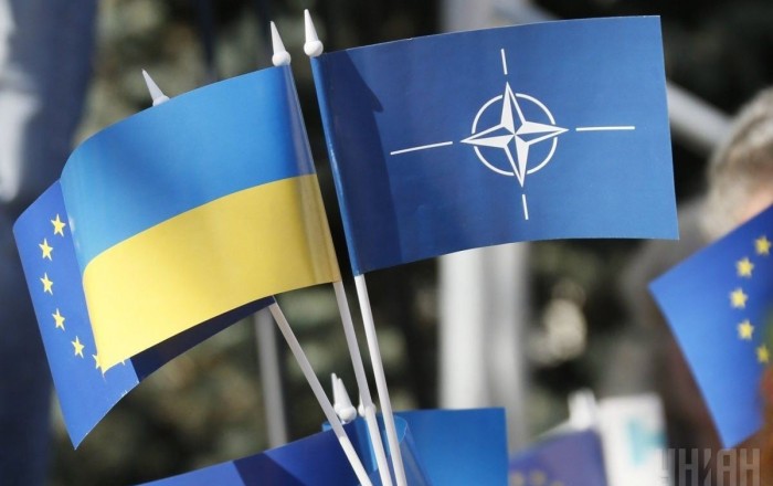 Украина попросит у НАТО $20 млрд