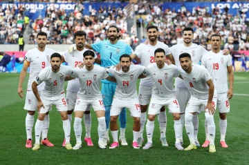 İran millisi Belçika ilə oyundan sonra paltardəyişmə otağında ismarış qoyub -