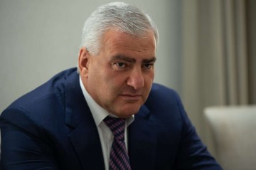 Paşinyan Rusiyanın adamının pasportunu qaytardı -   İLGİNC
