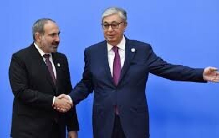 Tokayevin Paşinyana jesti Kremlə hansı mesajı verdi?
