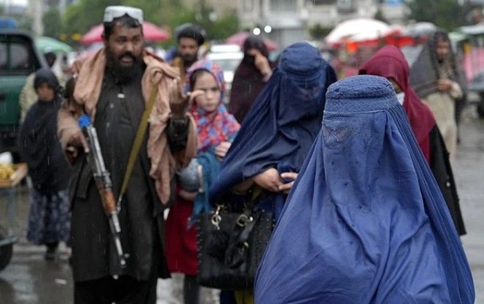 “Taliban” qadınların geyiminə nəzarəti sərtləşdirib -