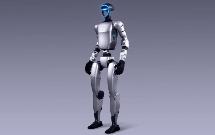 Robot fırlanaraq uşağa zərbə endirdi - ANBAAN VİDEO