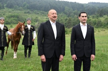 Garabagh Horse gifted to the President of Turkmenistan