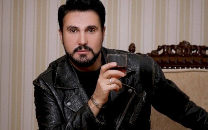 Nadir tənqid olundu: "Hamı düzdür, bir mən səhvəm..."