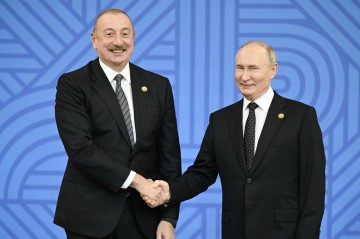 Aliyev congratulates Putin on National Day