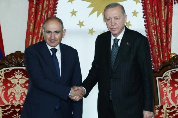 Ərdoğan ilə Paşinyan telefonla danışdı -