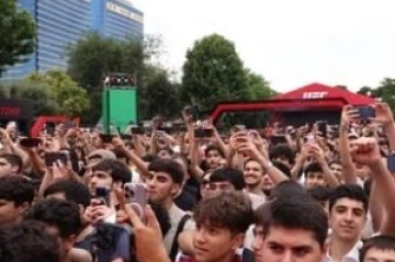 UFC döyüşçüləri Bakıda azarkeşlərlə görüşdülər