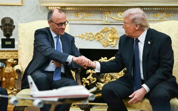Merz Trampa xüsusi hədiyyə hazırlayıb - "Der Spiegel"