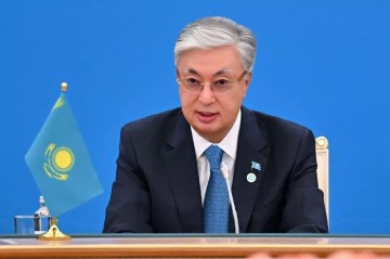 Tokayev Trampı təriflədi -