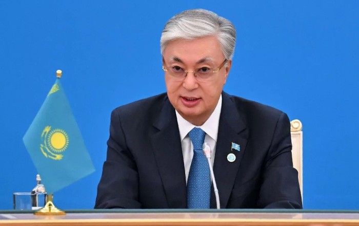 Tokayev Trampı təriflədi -