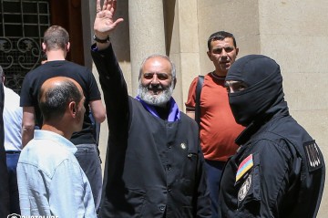 Revanşist Baqrat da fəallaşdı - Arxiyepiskopdan xalqa çağırış