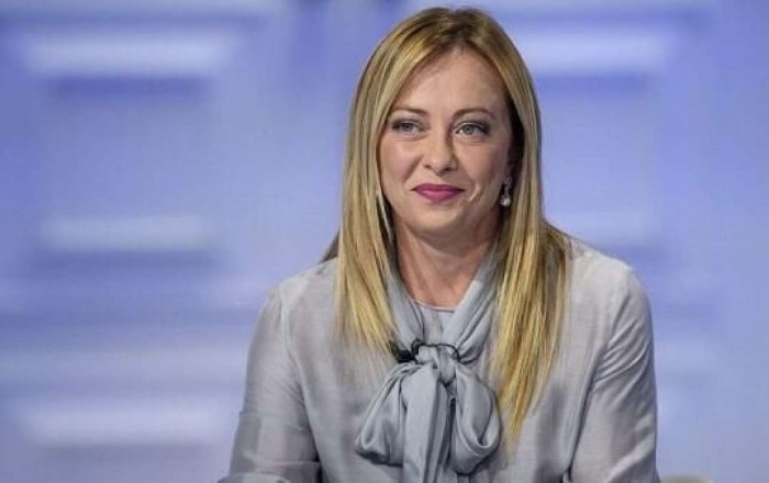 "Meloni mənə yalvardı, yazığım gəldi"
