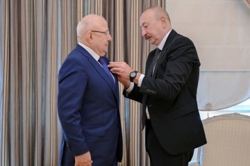 Ильхам Алиев наградил Курбана Курбанова орденом
