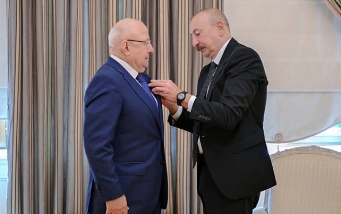 Ильхам Алиев наградил Курбана Курбанова орденом