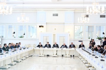 Milli Məclisdə kitabxana sisteminin aktual məsələlərinə həsr olunmuş ictimai müzakirə keçirildi