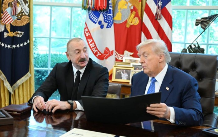 İlham Əliyev Donald Trampı