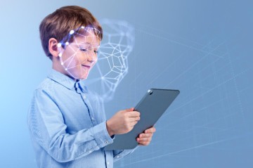 İbtidai siniflərdə süni intellektdən istifadəni qadağan edirlər