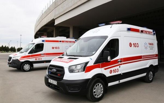 В Сумгайыте мужчина погиб, упав с дерева