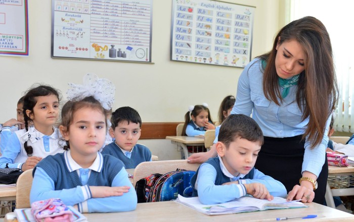 Müəllim və şagirdlərin geyimi ilə bağlı tələblər - Qanuna salınır