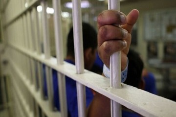 Iran hands over 408 inmates to Afghanistan