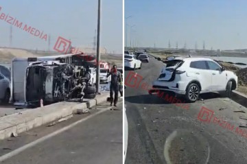 Böyükşor yolunda AĞIR QƏZA – Su bidonları yola dağıldı –