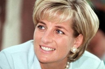 Car Diana emerged from in 'revenge dress' sells for £66k - Photo