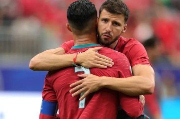 Portuqaliya və İngiltərə ikinci oyununa çıxır