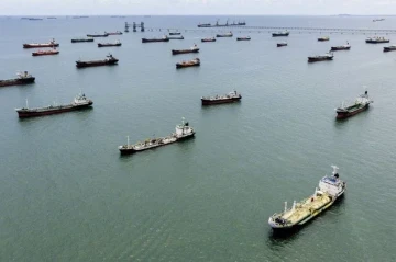 Hörmüz boğazında təhlükəli taktika: Tankerlər “qaranlıq naviqasiya”ya keçir