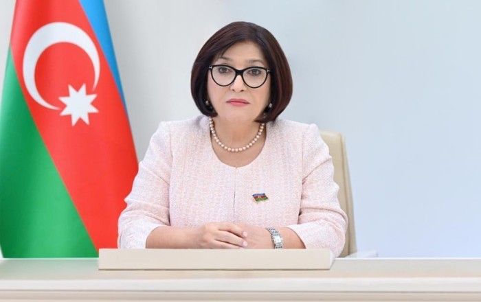 Sahibə Qafarova Əli Xameneinin vida mərasimində