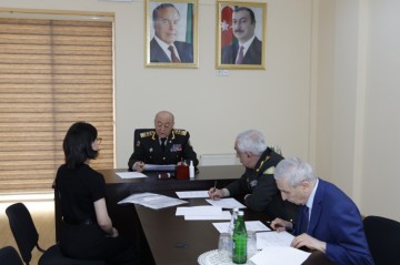 Nazir Xırdalanda vətəndaşları qəbul etdi -