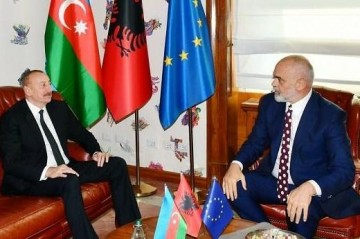 Эди Рама поздравил Ильхама Алиева