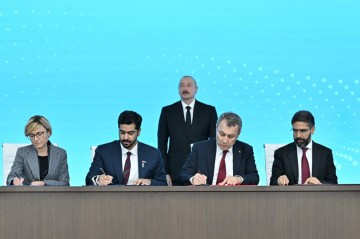 Maliyyə dəyəri 7,5 milyard dollar olan müqavilələr imzalandı - Fotolar