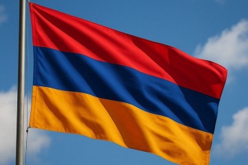 В Ереване начался многотысячный митинг оппозиционной партии Карапетяна