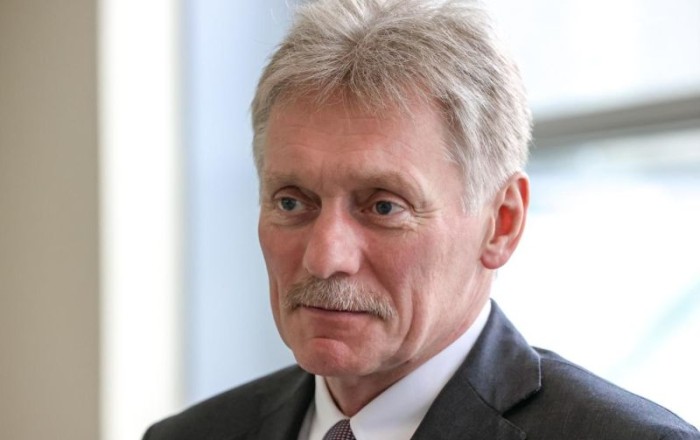 Песков: РФ принимает во внимание заявления Рубио о США "на стороне Украины"