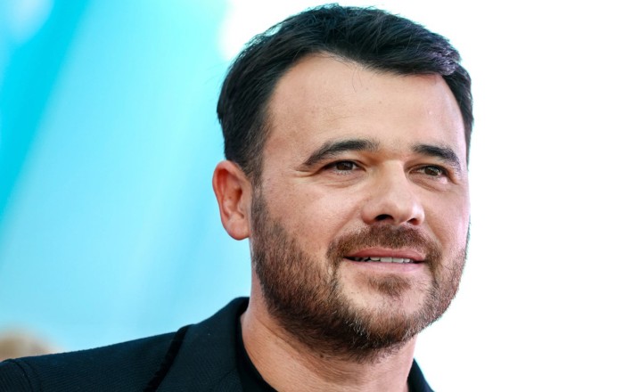 Bakıda səs-küy salan qonşusunun torpağını 5 milyona satın aldı