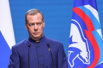 Медведев: открытая война Запада с Россией началась с введения санкций
