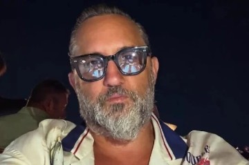 Tanınmış iş adamı oteldən yıxılaraq öldü