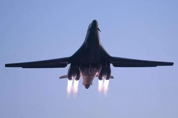 ABŞ bombardmançısı İRAN ÜZƏRİNDƏ - Avropadakı hərbi bazadan havaya qalxıb