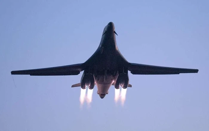 ABŞ bombardmançısı İRAN ÜZƏRİNDƏ - Avropadakı hərbi bazadan havaya qalxıb