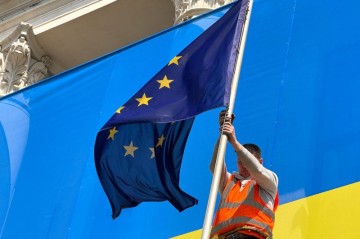 ЕС направит миллиарды евро на закупку китайских деталей для дронов ВСУ