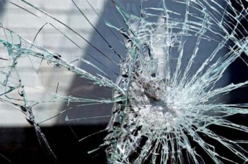 “Mercedes” yük maşını ilə toqquşdu -