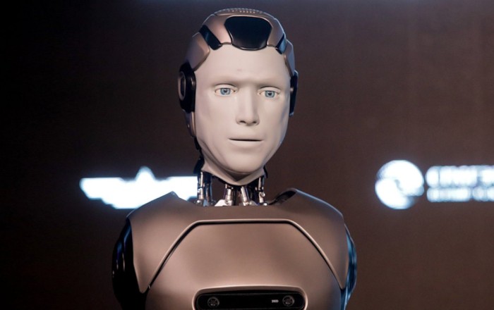 Nyu-York məktəbində humanoid robotun tətbiqi narazılıq yaradıb -