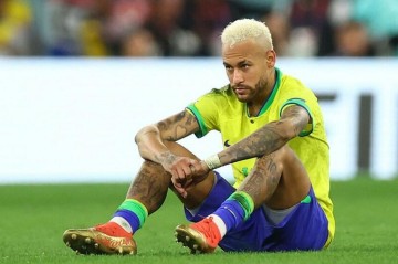 Neymar futboldan gedir